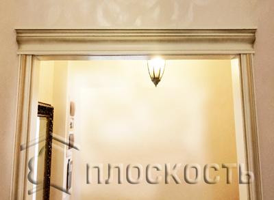 Установка дверного портала с карнизом от GARANT в СПб